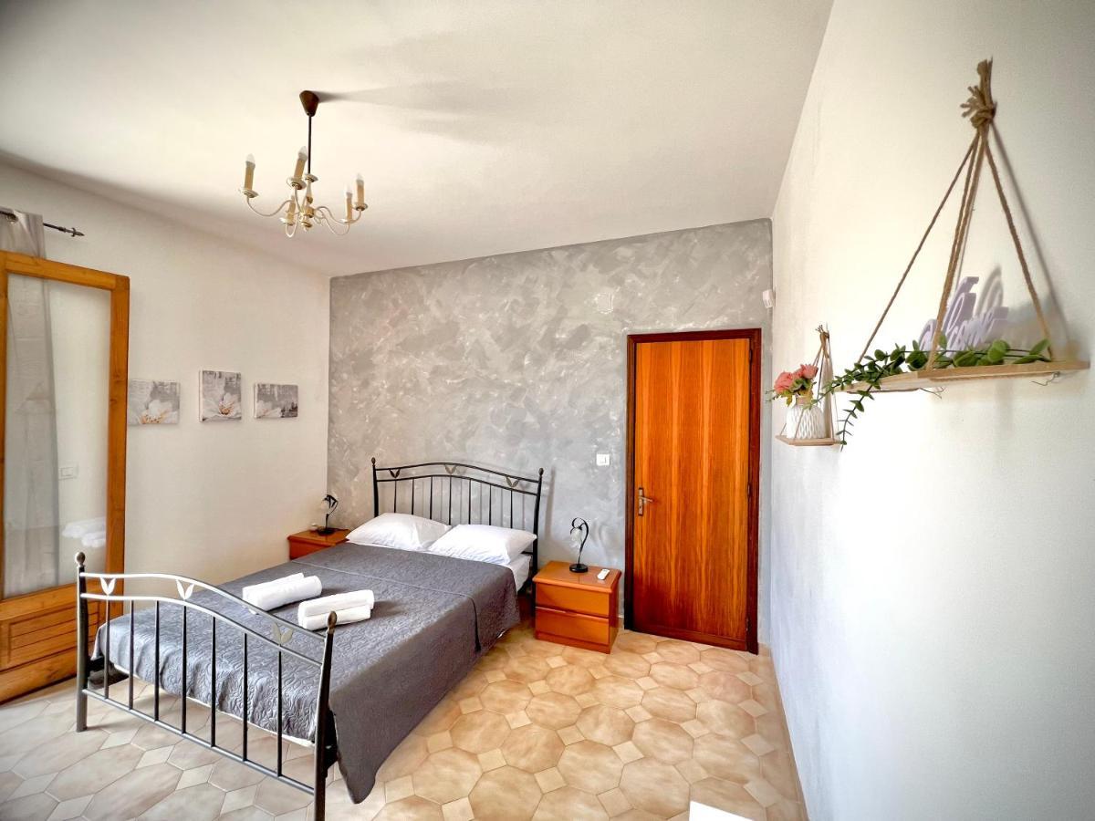 Casa Vacanze "Sautufao" Santa Venerina Exterior photo